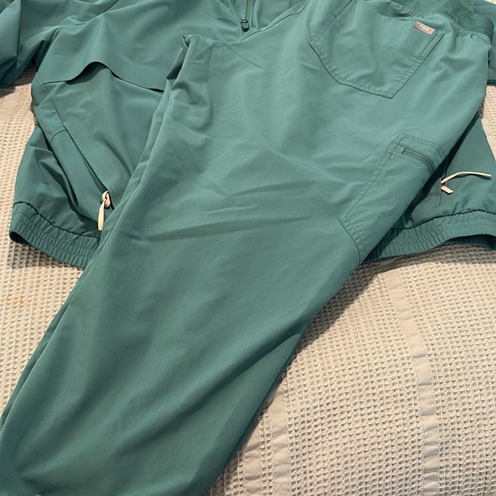 Womens Green Pants and jacket Figs